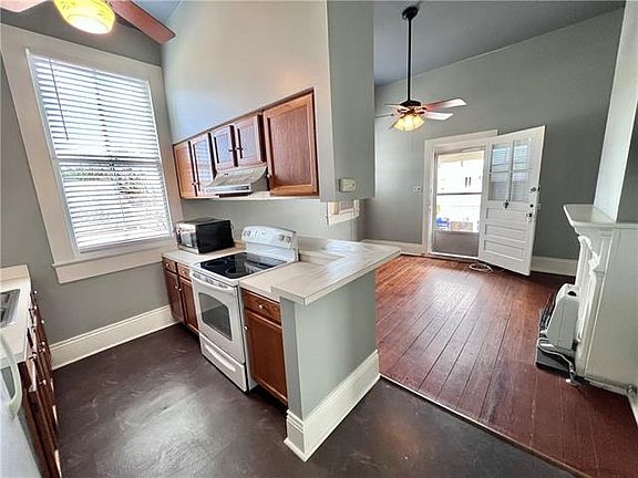 2nd image of 546 Verret St