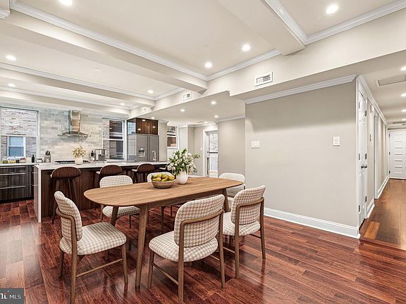 3rd image of 1901 Walnut St APT 12C