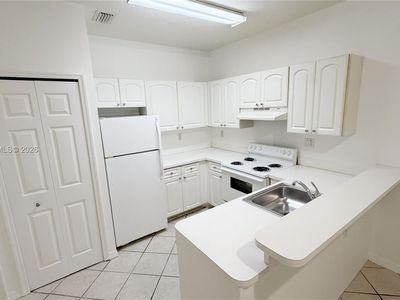 2734 Bird Ave APT 101, Miami, FL, 33133