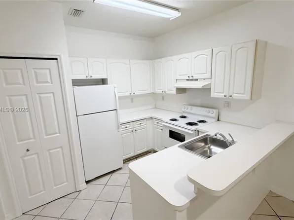 2734 Bird Ave APT 101, Miami, FL 33133