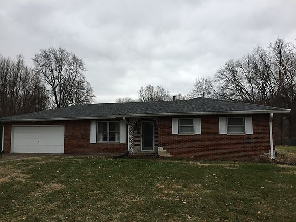 2nd image of 303 Bauer Ln