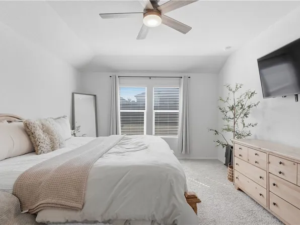 832 Nodding Nixie, Seguin, TX 78155