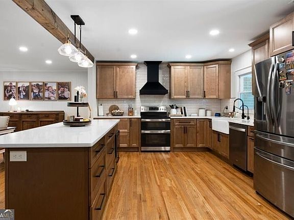 5th image of 311 Herring Rd NE