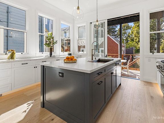 4th image of 633 Broderick St #633