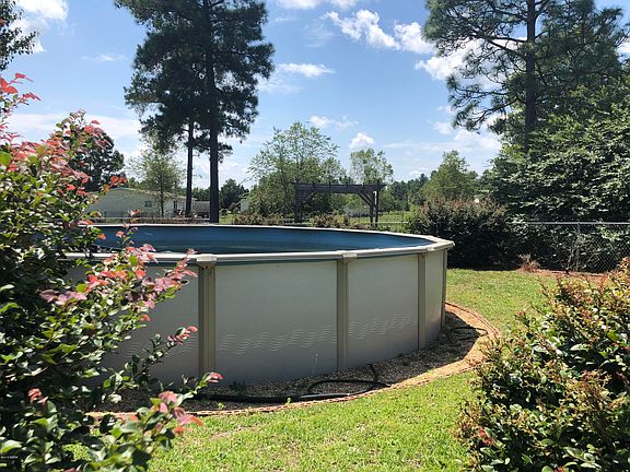 5th image of 110 Sarah Hill Cir