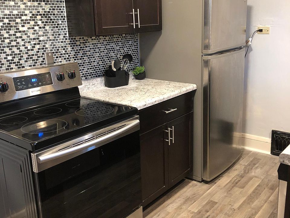 1st image of 734 McKinley Pl S #3