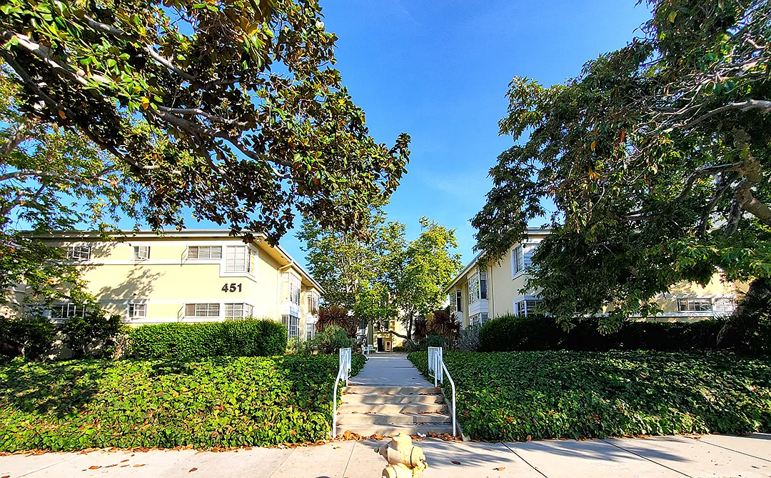 2 bed, 1000 sqft, $4,500 — Photo 2