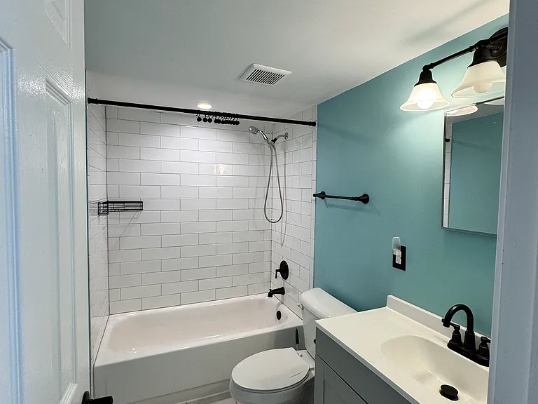 4324 Plaza Gate Ln S #202 — Photo 3