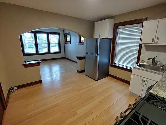5th image of 5403 Quincy St #1W