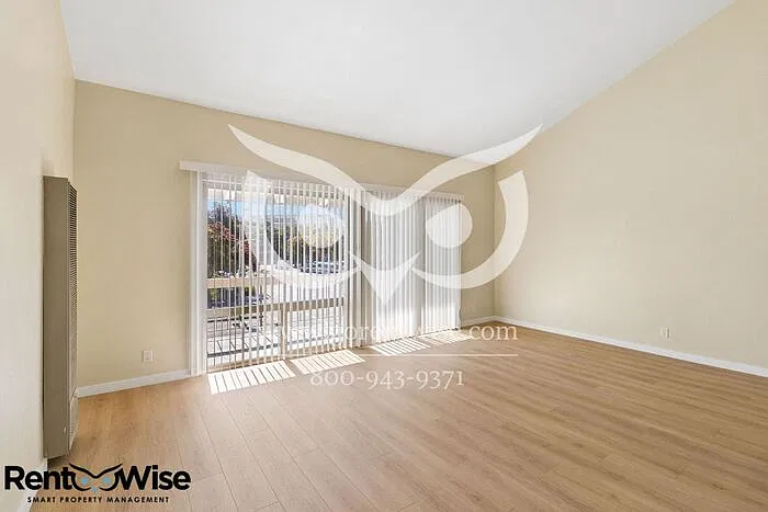 1 bed, 1.0 bath, 728 sqft, $3,800 — Photo 3