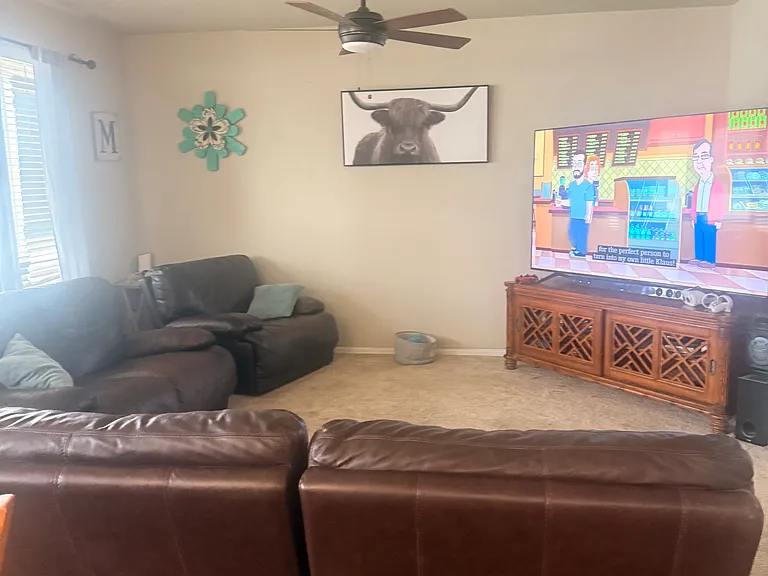 915 Maplebrook Dr — Photo 2