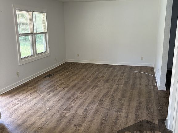 4th image of 517 Woodward Ave