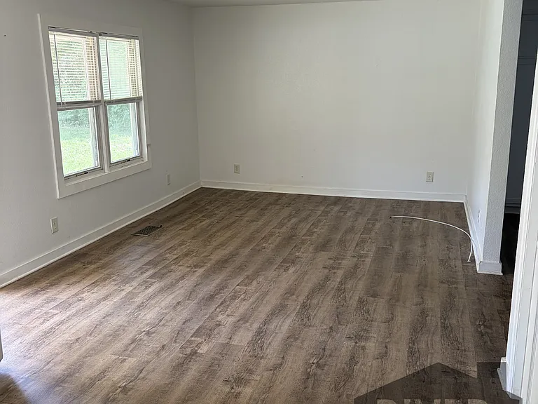 517 Woodward Ave — Photo 4
