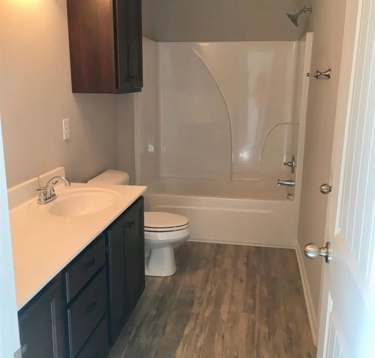 3 bed, 1500 sqft, $2,100 — Photo 4