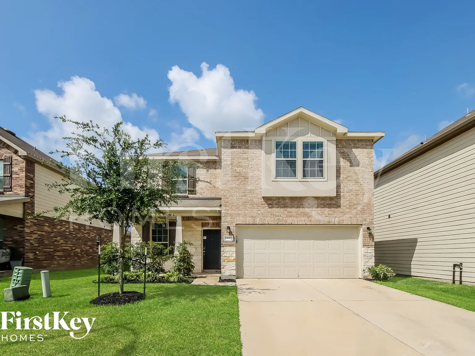 4 bed, 2.5 bath, 2572 sqft, $2,430 — Photo 1