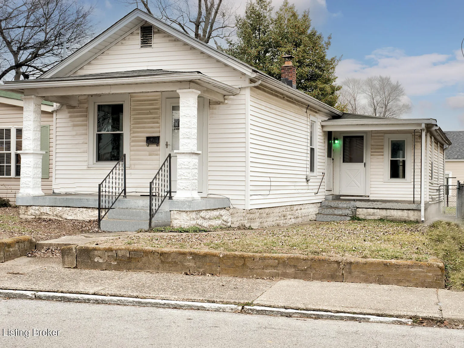 2 bed, 1.0 bath, 1120 sqft, $1,400 — Photo 1