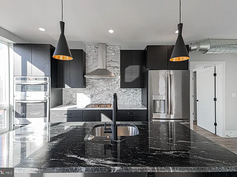 526 Brown St #206 — Photo 3