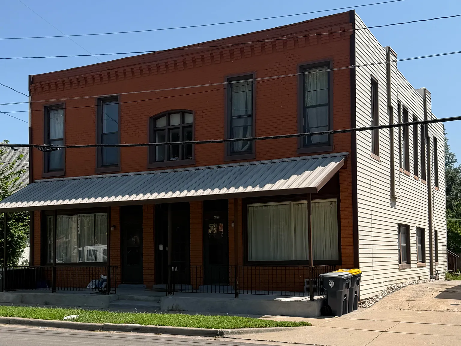 2 bed, $2,000 — Photo 1