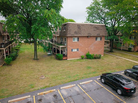 3rd image of 2508 Algonquin Rd APT 2