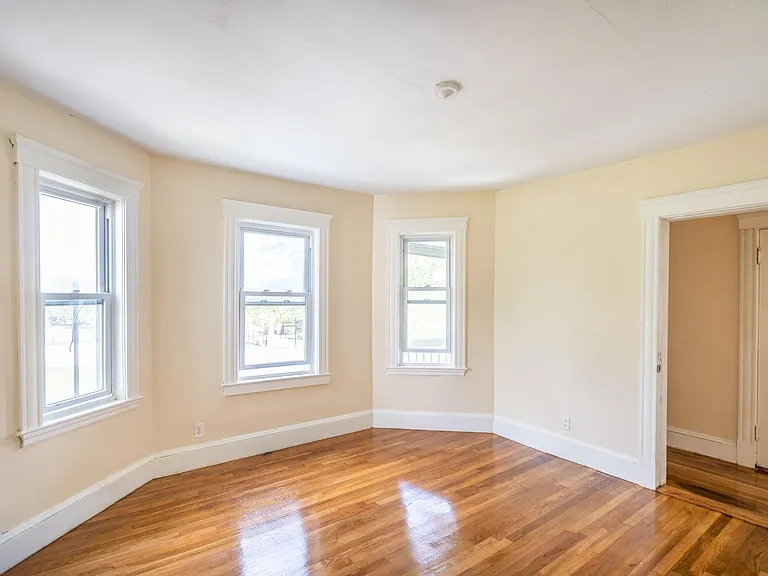 39 Perry St #3 — Photo 3