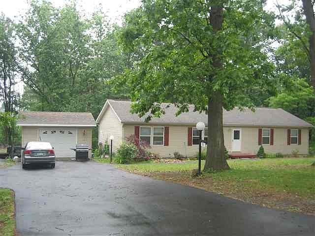 2nd image of 612 Bruno Rd