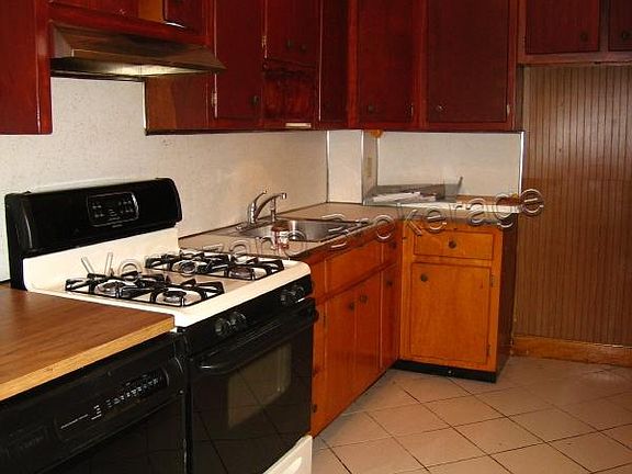 3rd image of 76 Bay 26th St Floor 2