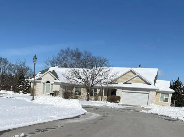 W233N3088 Oakmont COURT, Pewaukee, WI 53072