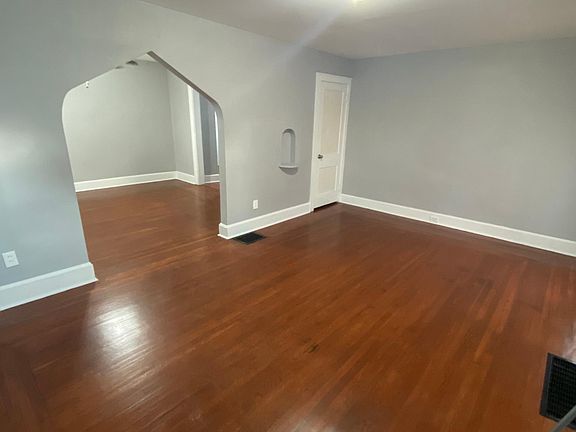 5th image of 2-3966 Vine St #2