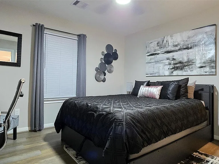 5102 Haywood St #B — Photo 9