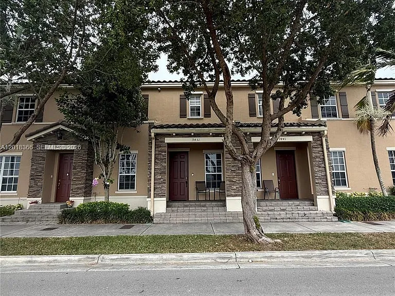 9431 SW 172nd Ave — Photo 2