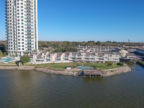 2nd image of 18 Mariner Village Dr