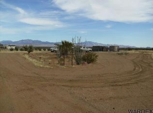 1692 S Santa Cruz Rd, Golden Valley, AZ 86413