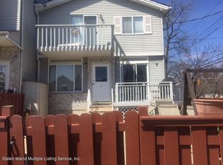 5 Sunset Ln, Staten Island, NY 10307