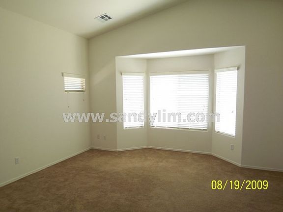 Master Room Bay Window