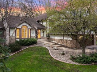 15838 Wood Knoll Ln, Minnetonka, MN 55345