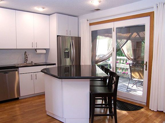 5th image of 70 Crystal Rock Ct