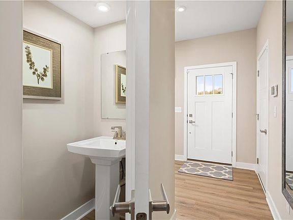 4th image of 331 Capeside Ct #9B