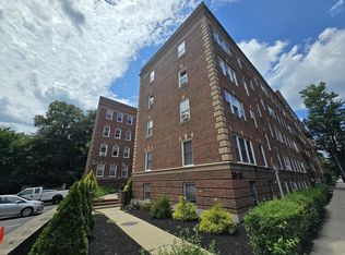 22 Concord Ave APT 11, Cambridge, MA 02138