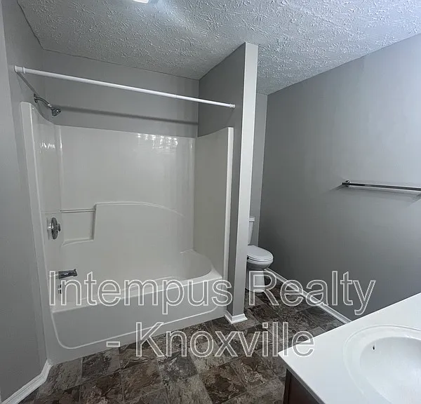 1013 Ashley Michelle Ct — Photo 17