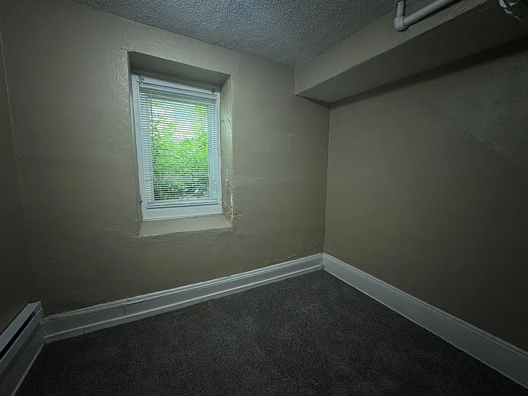 283-289 Bates Avenue — Photo 11