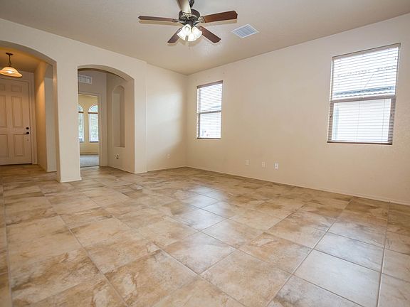 4th image of 278 Bainbridge Dr
