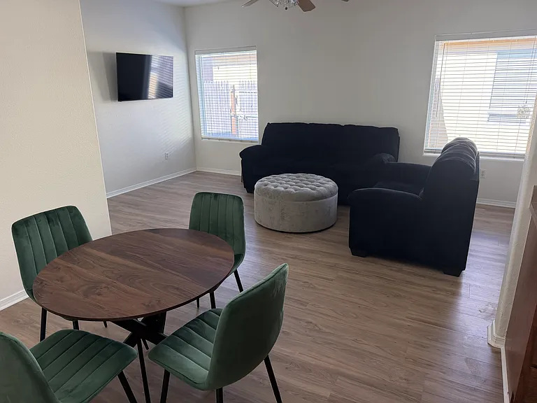 1600 Bradley Ct — Photo 8