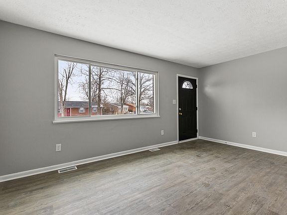 3rd image of 1822 Balfour Dr
