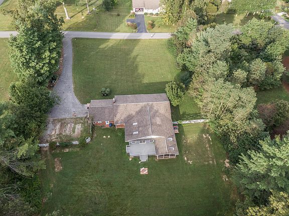 5th image of 556 Mimosa Ln