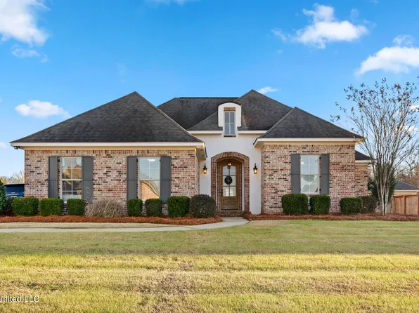 107 Grandwood Dr, Canton, MS 39046