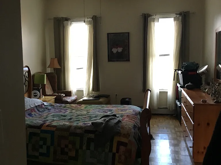 125 London St — Photo 2