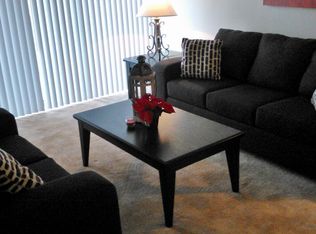 800 Penn Center Blvd APT 305, Pittsburgh, PA 15235