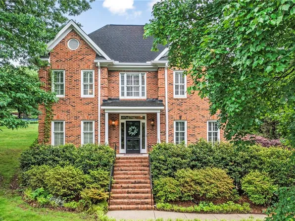 900 Ashley Glen Dr, Winston Salem, NC 27104