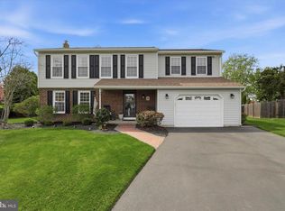 12 Sterling Dr, Horsham, PA 19044