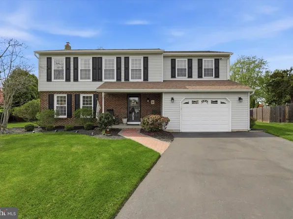 12 Sterling Dr, Horsham, PA 19044